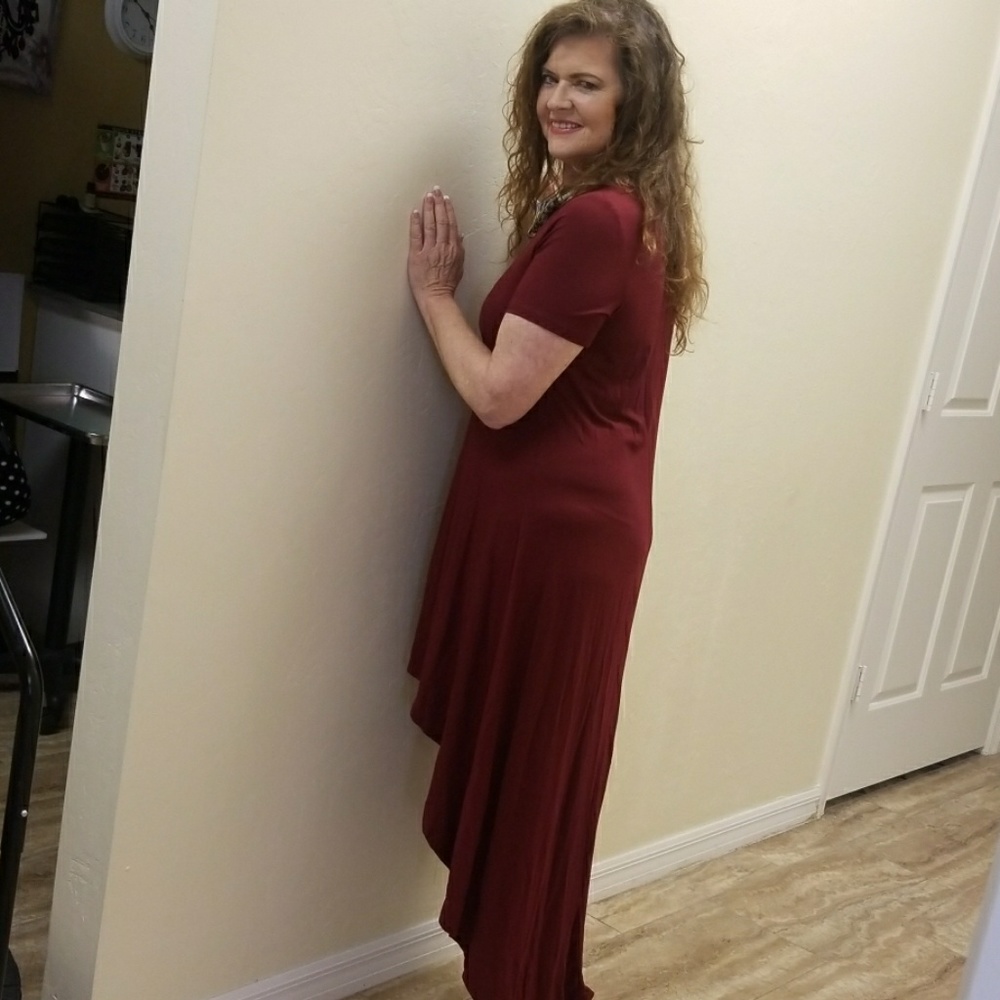 MOVING SALE 🌺 Burgundy High Low Burgundy Dress - Picture 6 of 8